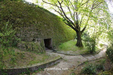 CASTILLOS DE GALICIA: SEGUNDA MURALLA CASTILLO DEL CASTRO. SIGLO XVII