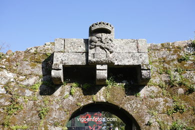 CASTILLOS DE ESPAÑA: PRIMERA MURALLA CASTILLO DEL CASTRO. SIGLO XVII