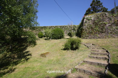 CASTILLOS DE ESPAÑA: PRIMERA MURALLA CASTILLO DEL CASTRO. SIGLO XVII