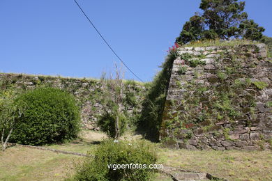 CASTILLOS DE ESPAÑA: PRIMERA MURALLA CASTILLO DEL CASTRO. SIGLO XVII