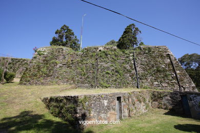 CASTILLOS DE ESPAÑA: PRIMERA MURALLA CASTILLO DEL CASTRO. SIGLO XVII