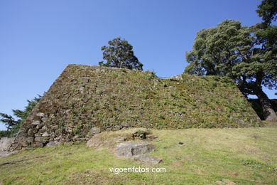 SPAIN CASTLES: VIGO CASTLE 