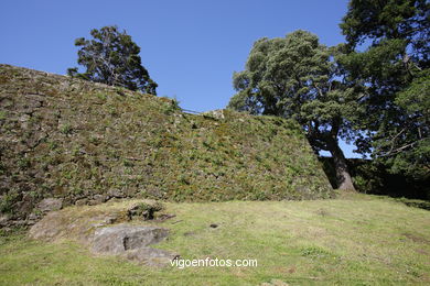 CASTILLOS DE ESPAÑA: PRIMERA MURALLA CASTILLO DEL CASTRO. SIGLO XVII