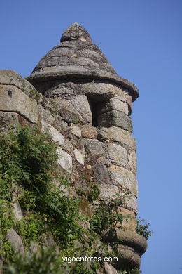 CASTILLOS DE ESPAÑA: PRIMERA MURALLA CASTILLO DEL CASTRO. SIGLO XVII