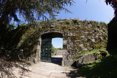 CASTILLOS DE ESPAÑA: PRIMERA MURALLA CASTILLO DEL CASTRO. SIGLO XVII