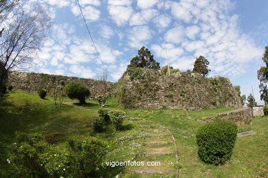 CASTILLOS DE ESPAÑA: PRIMERA MURALLA CASTILLO DEL CASTRO. SIGLO XVII