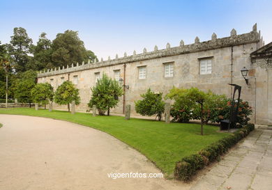 PAZO DE CASTRELOS.  QUIÑONES DE LEÓN. EL PAZO GALLEGO. SIGLO XVII