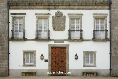 PAZO DE CASTRELOS.  QUIÑONES DE LEÓN. EL PAZO GALLEGO. SIGLO XVII