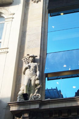 ARCHITECTONIC DETAILS IN THE STONE - THE GRANITE