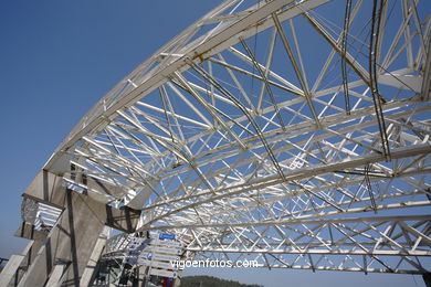 ENRIC MIRALLES - ARQUITECTURA ZONA DEPORTIVA DE LA UNIVERSIDAD DE VIGO