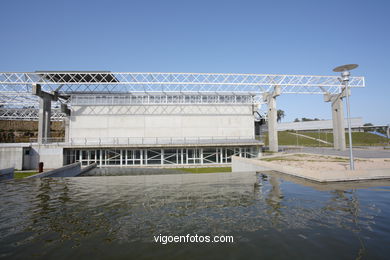 ENRIC MIRALLES - ARQUITECTURA ZONA DEPORTIVA DE LA UNIVERSIDAD DE VIGO