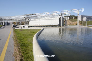 ENRIC MIRALLES - ARQUITECTURA ZONA DEPORTIVA DE LA UNIVERSIDAD DE VIGO