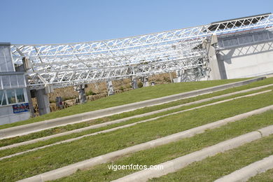 ENRIC MIRALLES - ARQUITECTURA ZONA DEPORTIVA DE LA UNIVERSIDAD DE VIGO