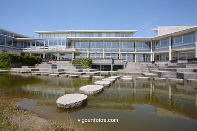 ARQUITECTO ALFONSO PENELA - ARQUITECTURA ECONÓMICAS Y EMPRESARIALES UNIVERSIDAD DE VIGO