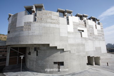 ENRIC MIRALLES - ARCHITECT ZONA COMERCIAL DE LA UNIVERSITY OF VIGO