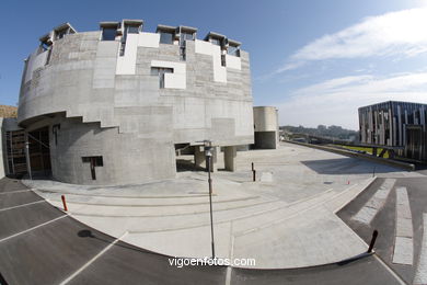 ENRIC MIRALLES - ARQUITECTURA ZONA COMERCIAL DE LA UNIVERSIDAD DE VIGO