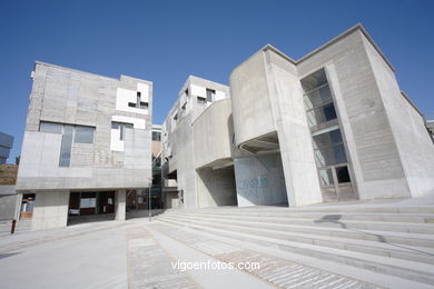 ENRIC MIRALLES - ARQUITECTURA ZONA COMERCIAL DE LA UNIVERSIDAD DE VIGO