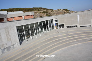 ENRIC MIRALLES - ARQUITECTURA ZONA COMERCIAL DA UNIVERSIDADE DE VIGO