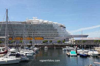 HARMONY OF THE SEAS - CRUISE SHIP 