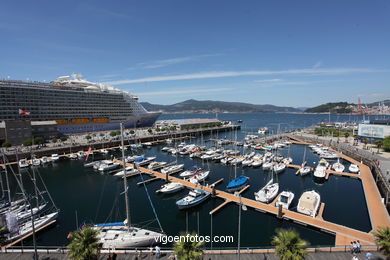 HARMONY OF THE SEAS - CRUISE SHIP 