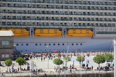 HARMONY OF THE SEAS - CRUISE SHIP 