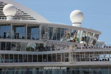 HARMONY OF THE SEAS - CRUISE SHIP 