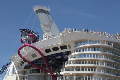 HARMONY OF THE SEAS - CRUISE SHIP 