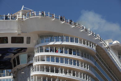 HARMONY OF THE SEAS - CRUISE SHIP 