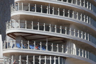 HARMONY OF THE SEAS - CRUISE SHIP 