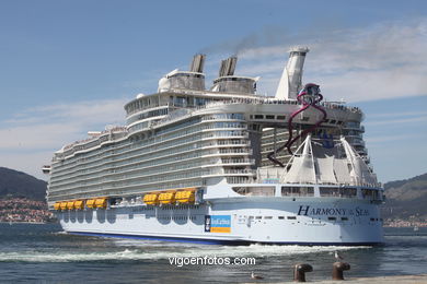 HARMONY OF THE SEAS - CRUISE SHIP 