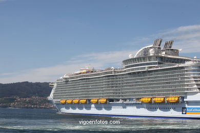 HARMONY OF THE SEAS - CRUISE SHIP 