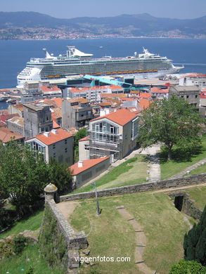 INDEPENDENCE OF THE SEAS - CRUISE SHIP 