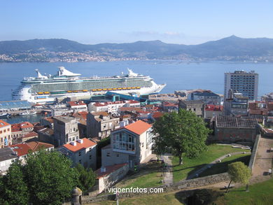 INDEPENDENCE OF THE SEAS - CRUISE SHIP 