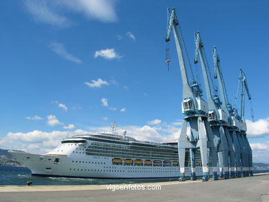 JEWEL OF THE SEAS - CRUISE SHIP 