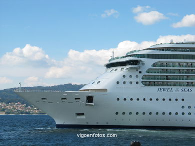 JEWEL OF THE SEAS - CRUISE SHIP 