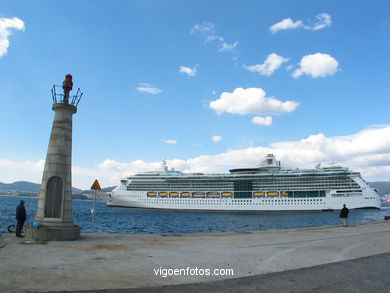 JEWEL OF THE SEAS - CRUISE SHIP 