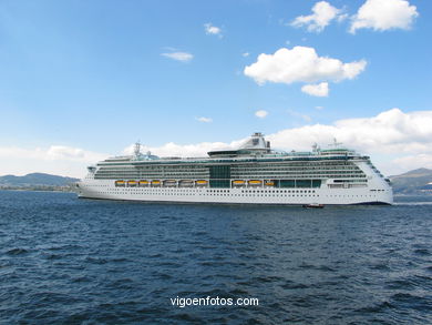 JEWEL OF THE SEAS - CRUISE SHIP 