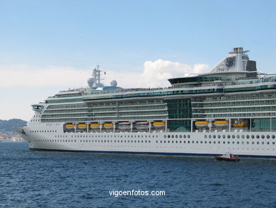 JEWEL OF THE SEAS - CRUISE SHIP 