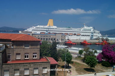 ORIANA - CRUISE SHIP 