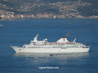 OUTROS TRANSATLÁNTICOS NO PORTO DE VIGO