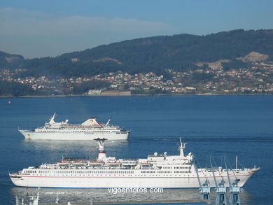 OUTROS TRANSATLÁNTICOS NO PORTO DE VIGO