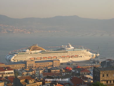 OUTROS TRANSATLÁNTICOS NO PORTO DE VIGO