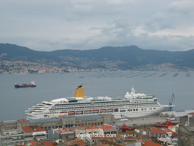 OUTROS TRANSATLÁNTICOS NO PORTO DE VIGO