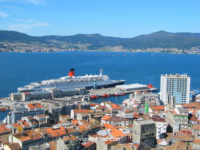 QUEEN ELIZABETH 2 (II) - CRUISE SHIP 