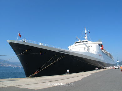 QUEEN ELIZABETH 2 (II) - CRUISE SHIP 