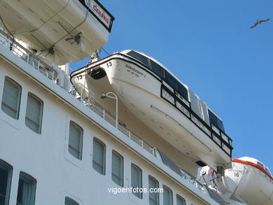 QUEEN ELIZABETH 2 (II) - CRUISE SHIP 