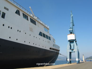 QUEEN ELIZABETH 2 (II) - CRUISE SHIP 