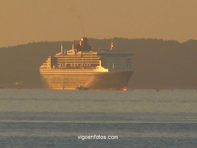 QUEEN MARY 2 (II) - CRUISE SHIP CUNARD