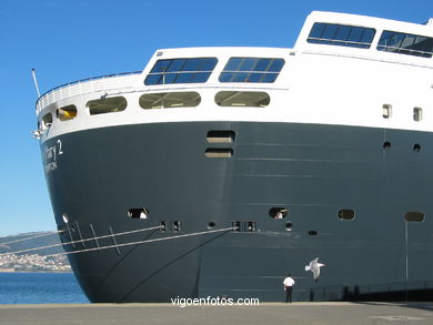 QUEEN MARY 2 (II) - CRUISE SHIP CUNARD