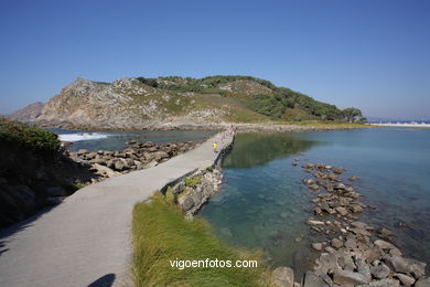 THE LAKE OF  THE CHILDREN - CIES ISLANDS